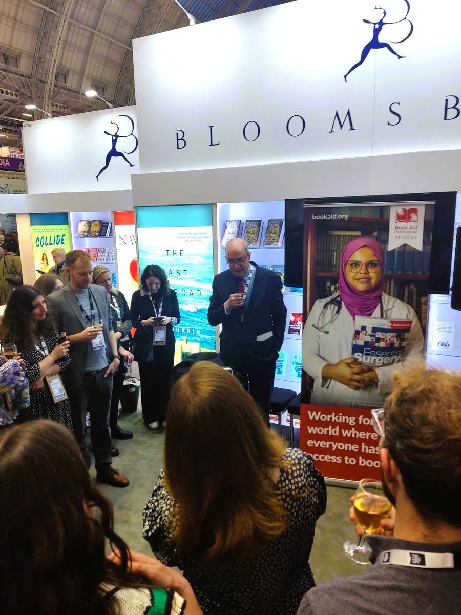 Jessica2Edwards's tweet photo. It's been ages since I last went to the London Book Fair (nearly a decade, where has the time gone?!), but it once again provided an inspirational boost, the air literally buzzing with passion for all things books, reading and creativity - a wonderfully inspiring atmosphere💕 📚 https://t.co/Z1qVsJ3qWQ