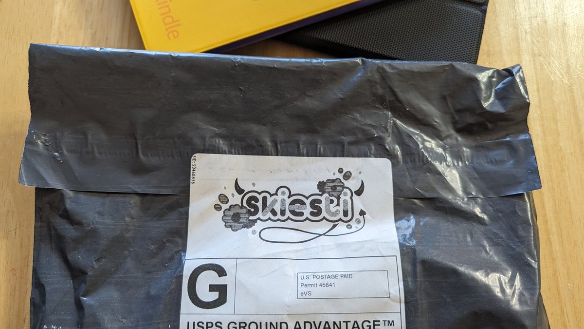 sjblake84's tweet photo. Won a hat from Overwatch Mercy main, @skiesti_ ... Thank you! https://t.co/tQj8AGO3nt at 6:15 EDT this junkrat main will open it up and maybe play a game of mercy https://t.co/BuRGhKomOY