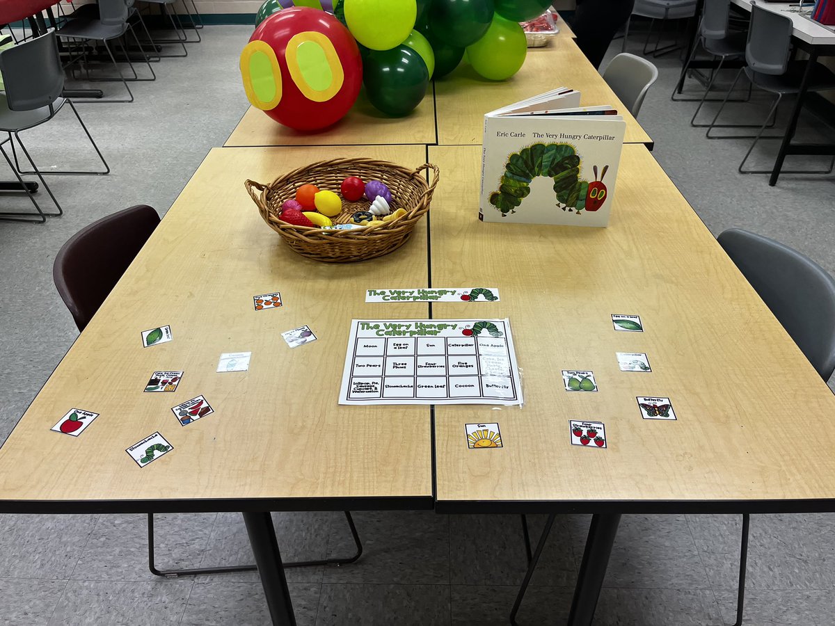 missoneil_'s tweet photo. What an amazing day we had during the Early Years Carousel! It was so awesome to see all the smiles on children’s faces (and parents) while creating these fun and yummy caterpillar creations! 🐛🍓 @MissPimentel_ @MsWilson_18 @EY_uwindsor https://t.co/YA6X2bjztd