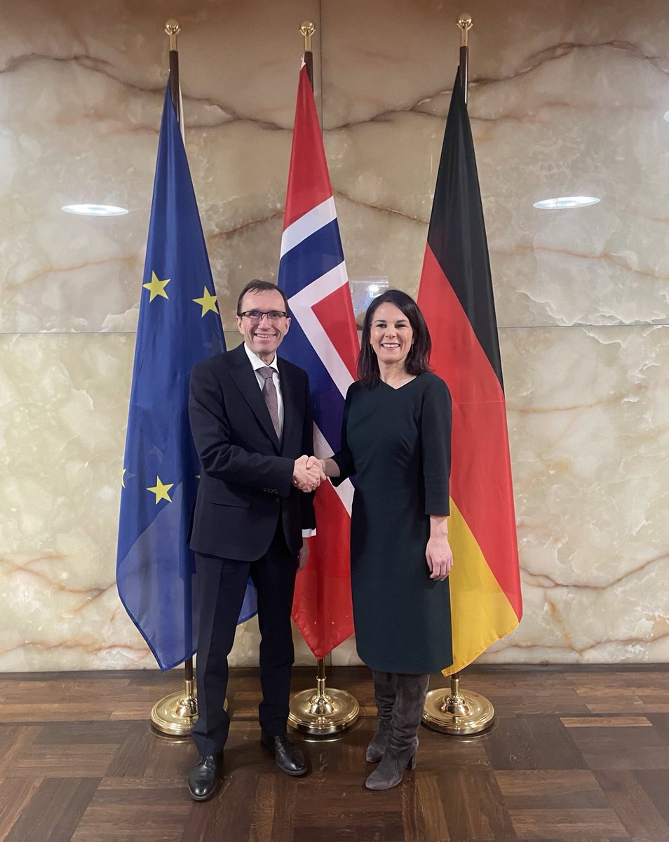 Excellent meeting with my good colleague @ABaerbock. We agree on the need to enhance support to Ukraine at a critical time, strengthen NATO, work for a two-state solution in the Middle East and on close coop on the green transition. 🇩🇪 is 🇳🇴’s most important partner in Europe.