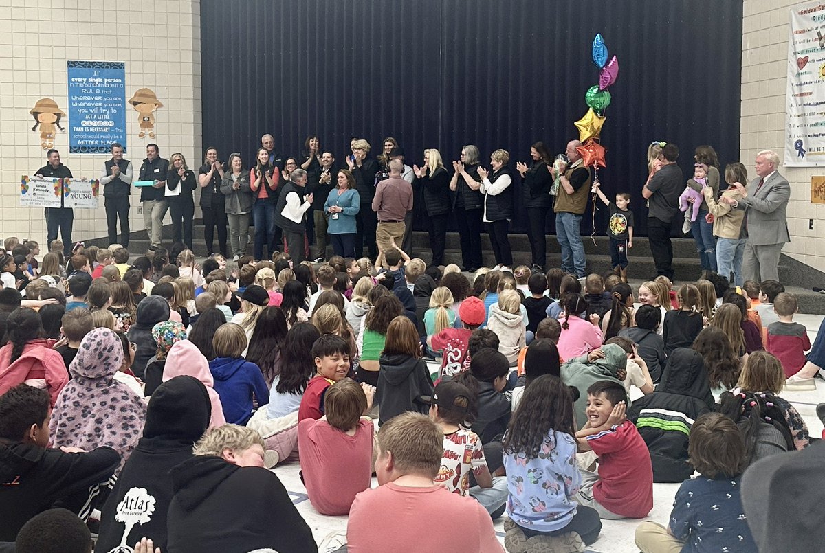 AprilGaydosh's tweet photo. Thank you @WeAreJEF for celebrating our Outstanding Educators in @jordandistrict! 
It’s been so fun to be a part of these surprise visits. We❤️OUR teachers! https://t.co/jRJw6Gmc1i