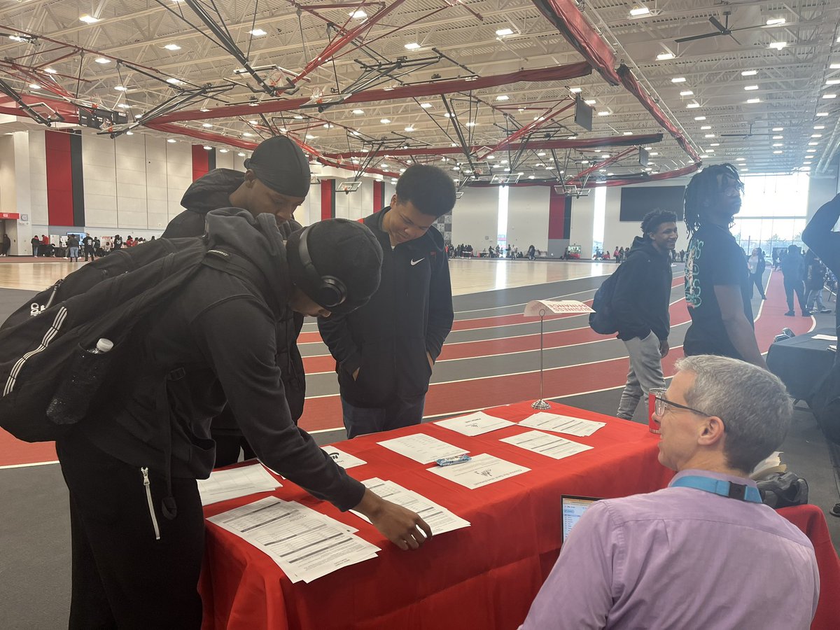 LvarnadoD's tweet photo. RTHS had an amazing Capstone Personal Project event today. Business and Finance students shared their learnings with their peers.#richinstudentsucces https://t.co/1Om2qc6siu