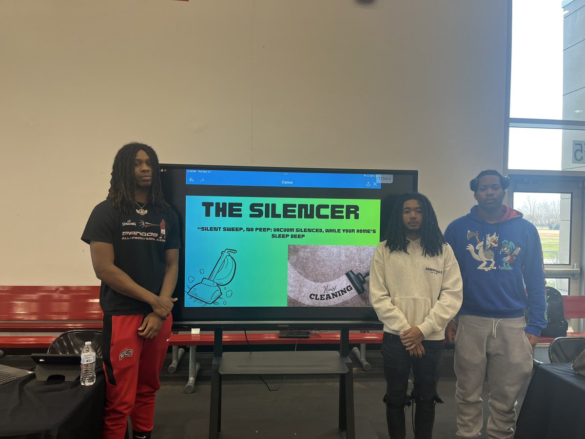 RTHS had an amazing Capstone Personal Project event today. Business and Finance students shared their learnings with their peers.#richinstudentsucces