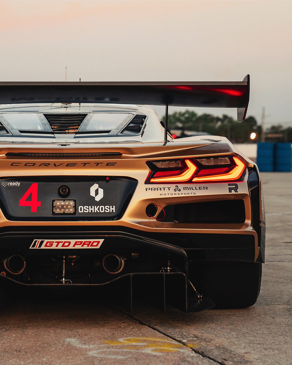 mobil1racing's tweet image. Gold. It's for things worth celebrating. Like 50 years of Mobil 1 powering some of history's greatest race cars. Cars like the Corvette Z06 GT3.R from Chevrolet Motorsports.