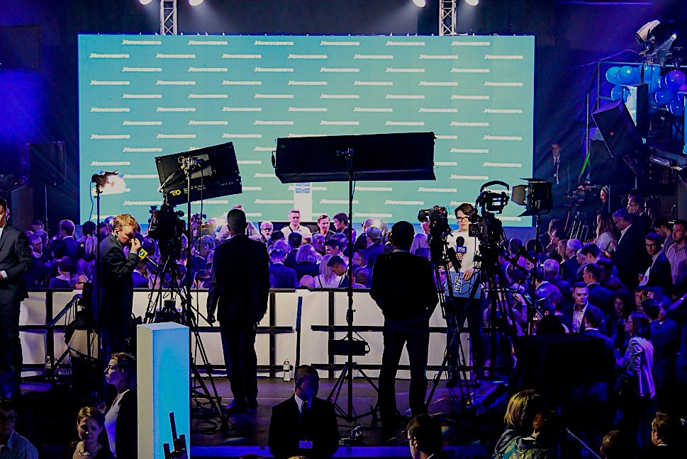Space_Events_C's tweet photo. @SPACE_EVENTS_SP Jak oszczędzać czas i pieniądze przy organizacji imprezy? 💰
1. Wybierz odpowiedni termin💰
2. Skorzystaj z pakietów💰
3. Zorganizuj jednocześnie parę wydarzeń w jednym dniu💰
4. Skorzystaj z pomocy profesjonalistów 💰
Dzięki temu Twoje wydarzenie może być super https://t.co/S0sIuwm1RL