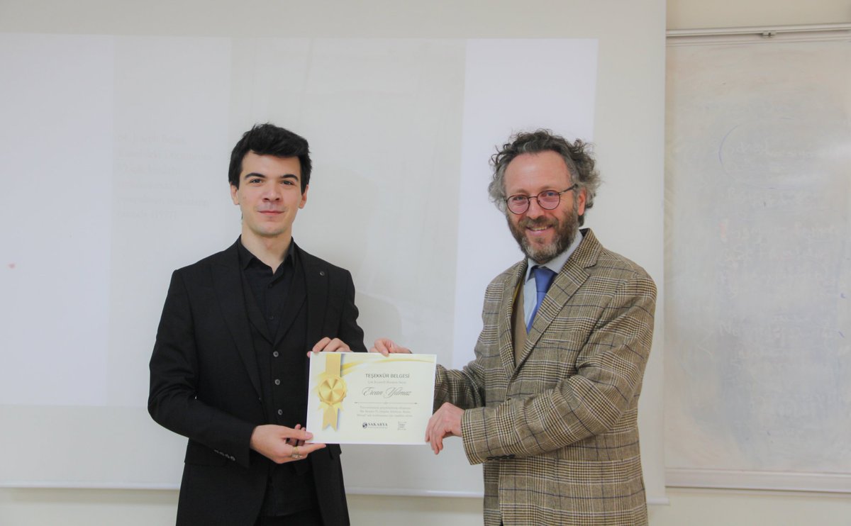 Ercan Yılmaz'la yaptığımız söyleşide edebiyat, resim ve mimari konuları üzerine bir söyleşi gerçekleştirdik. Keyifli sunumu için kendisine teşekkürlerimizi sunuyoruz 💫

Sizde bu tarz etkinlikleri kaçırmamak için bizi takip edin, iletişimde kalalım! 🙋🏻‍♂️

#iletisimitasarlayanlar