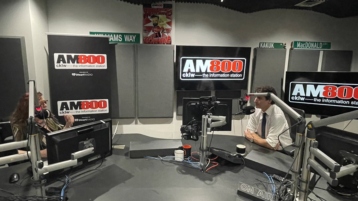 AM800 CKLW tweet media