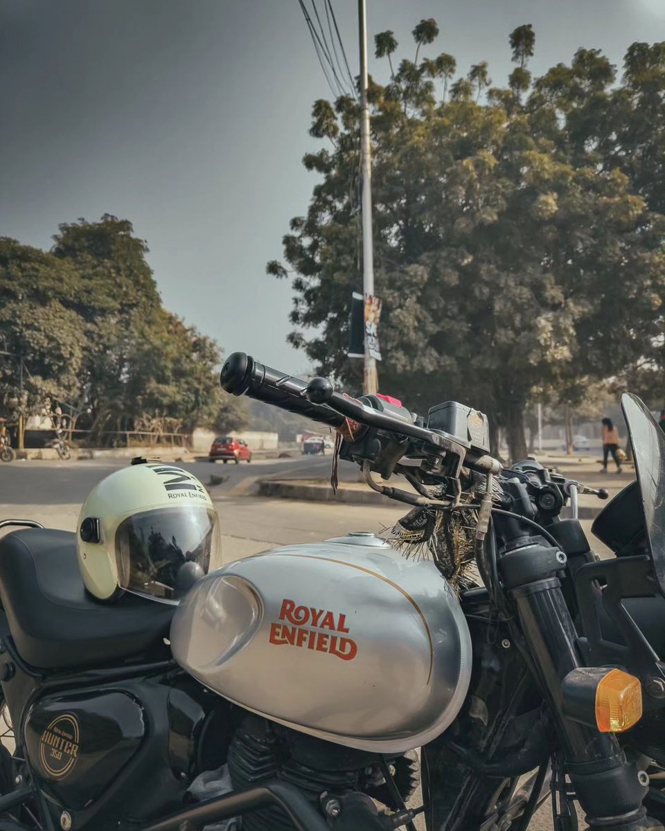 Riding with royalty & K&N Filters 👌 

#royalenfield #hunter350 #motorcyclelife