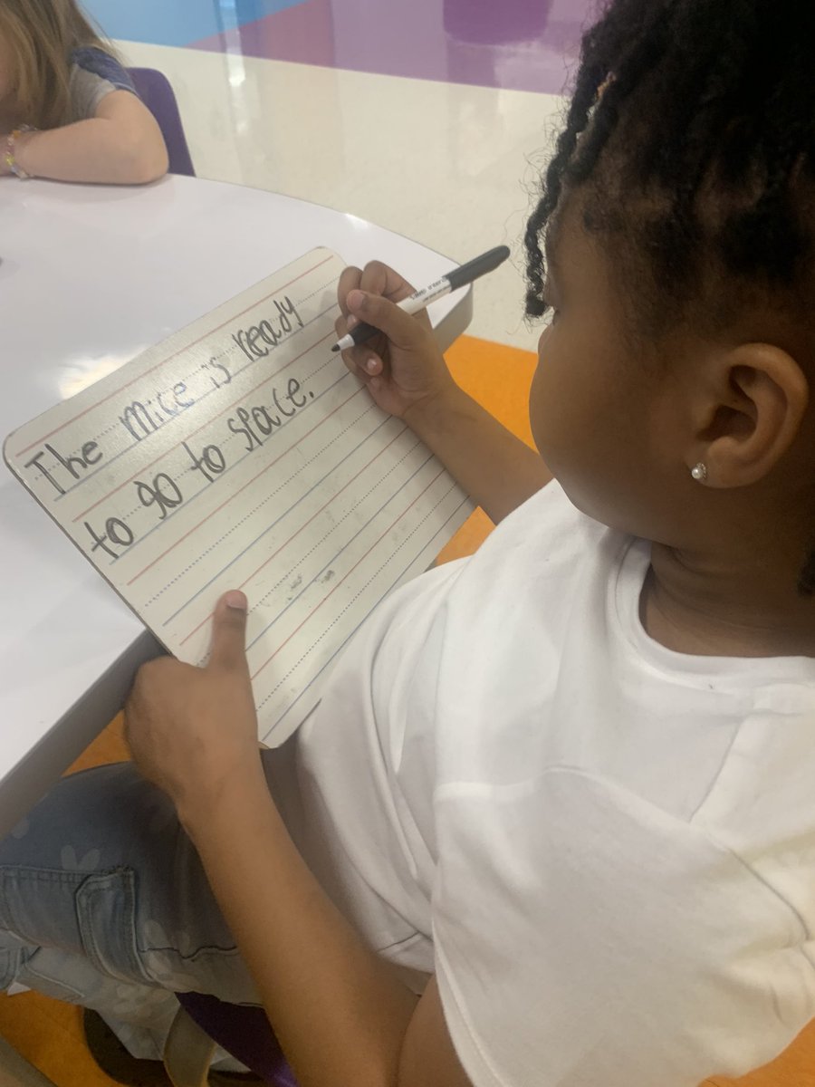 MrWarholik tweet media