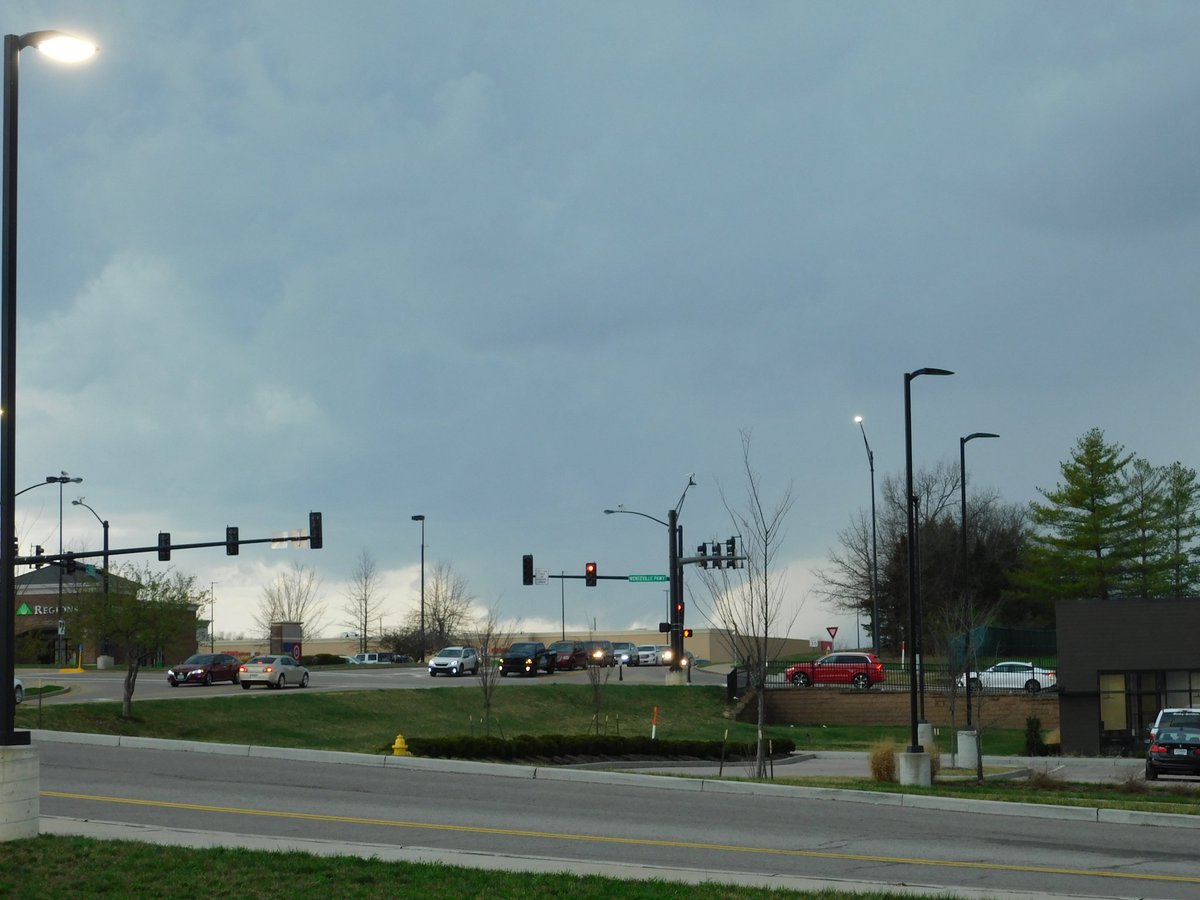 AidanTPhoto's tweet photo. Camera photos of the Wentzville supercell from earlier. https://t.co/YM9vu7Iys9