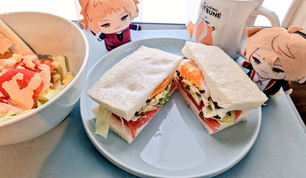 「おはようございますベーコンエッグとレタスチーズトマトのサンドイッチつくりました#」|車屋味噌のイラスト