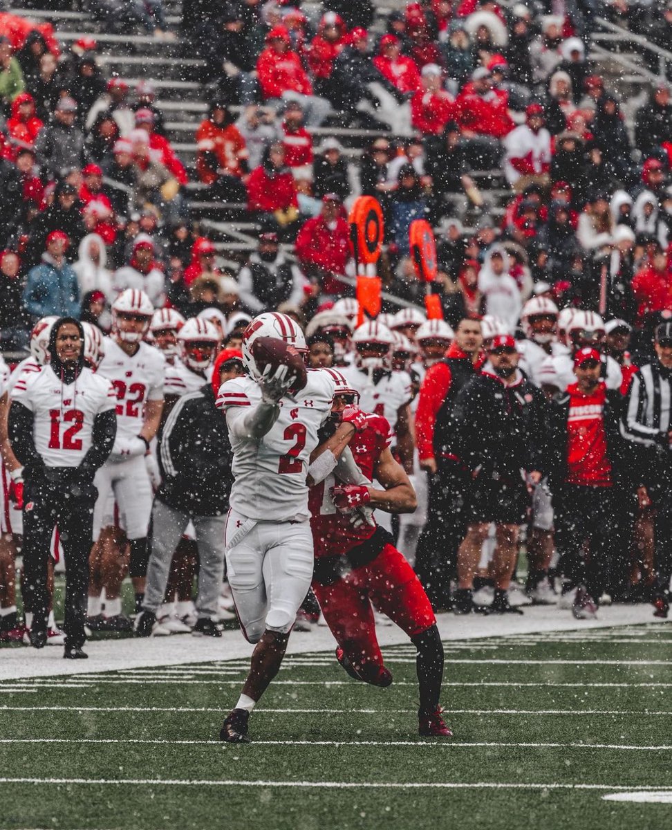 jfl4wers's tweet photo. Blessed to earn an off from the University Of Wisconsin🔴⚪️
#GoBagers🦡 @Haynes_Badgers @PatLambert13 @CoachVerne @mnw_fb https://t.co/Rxqq42f6Zi