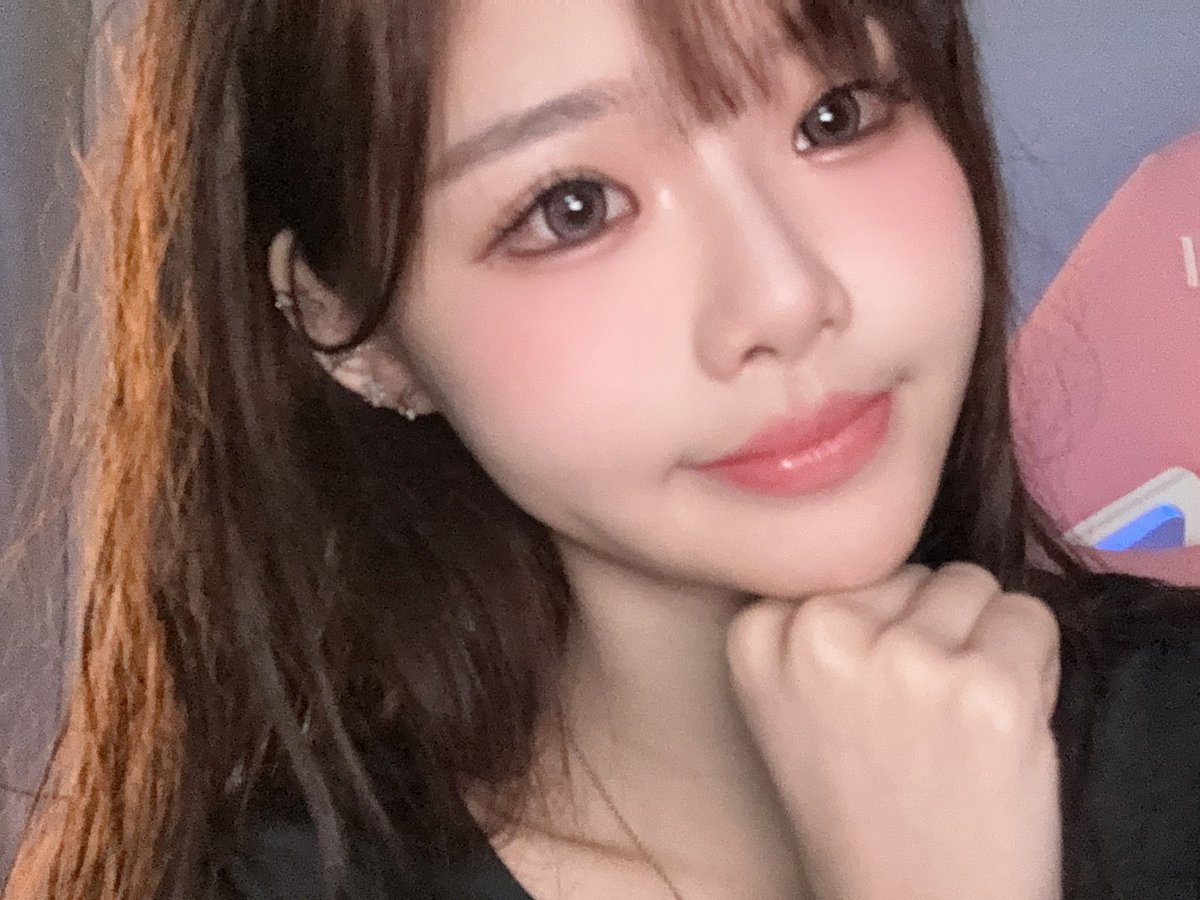 irisiri129's tweet photo. Hey wet hair what’s up https://t.co/P3kppmYaSI