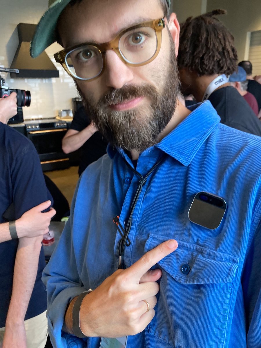 onlyfootnotes's tweet image. Had a super fun time exploring the @Humane pin and hearing from some of the team! Definitely a vibe ✨