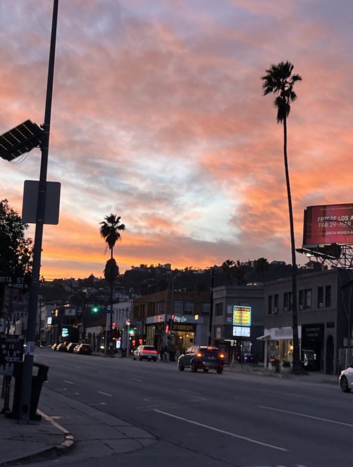 Sunset on sunset 🌅 https://t.co/Z3bfnEcySw