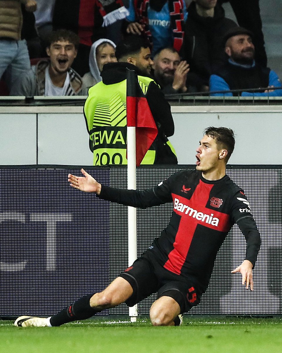 brfootball's tweet photo. Leverkusen were losing 4-3 on aggregate going into added time... 

⚽—Schick (90+3') 
⚽—Schick (90+7') 

😱😱😱 https://t.co/ZAZ2ZwAYno