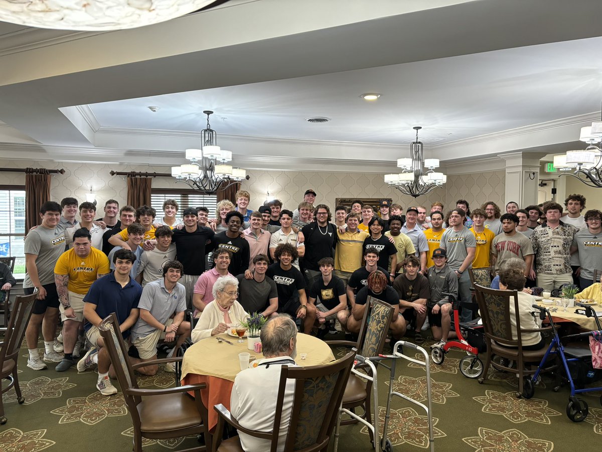 Our program was very grateful to visit our friends at Morning Pointe Senior Living Facility and sing some karaoke with them. Thank you Morning Pointe for welcoming us with open arms! Music video out 🔜