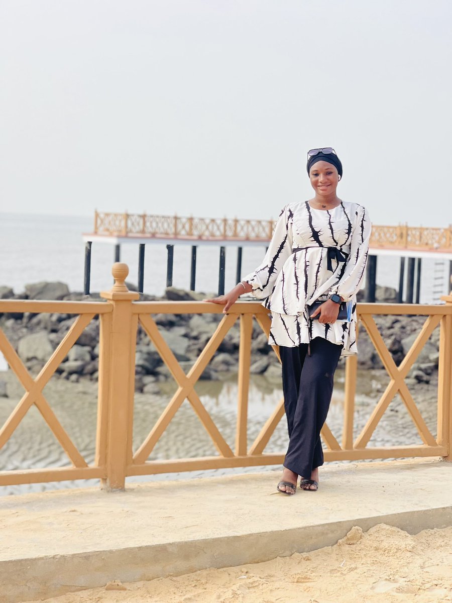 Ne faites jamais de business avec quelqu’un que vous ne pouvez pas mettre en prison 😂😂🙌🏽🚶🏾‍♀️