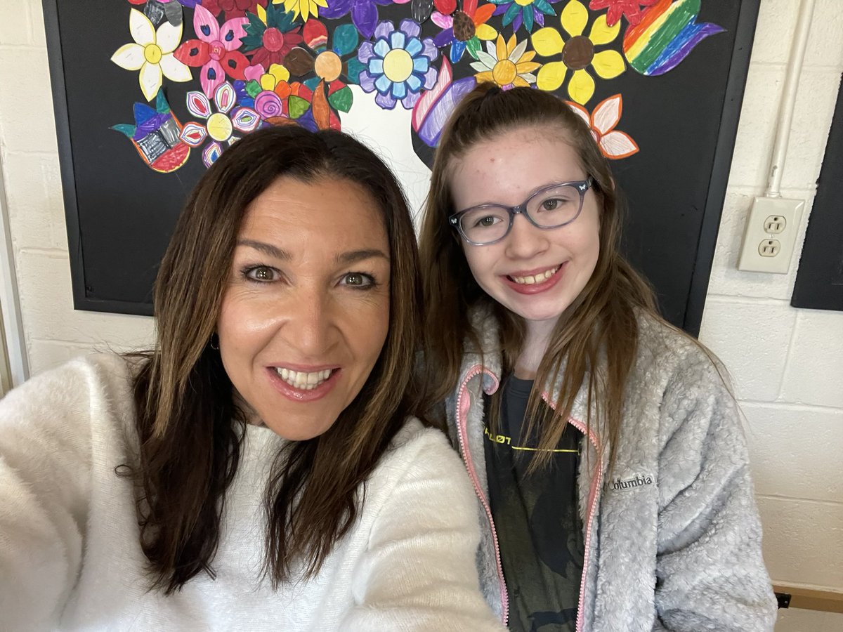 TraceyChestnut's tweet photo. My amazing morning helpers over the last few weeks.  They are so smart and sweet!  I commend their parents and teachers💜#littleschoolbigheart https://t.co/A2mBJIPSbp