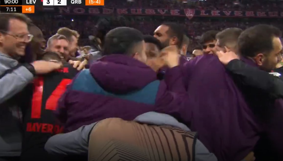 jm_minipro's tweet photo. LEVERKUSEN AGAIN!!!! 
3-2 NOW AFTER THE ADDED MINUTES WERE UP

UNBELIEVABLE https://t.co/s0mULumDxg