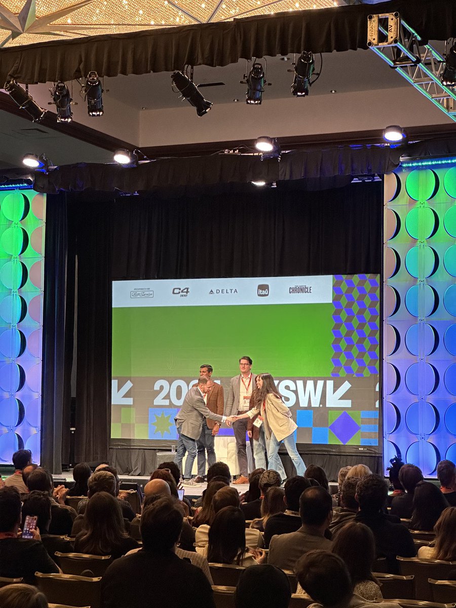 heyangehuang's tweet photo. 👩🏻‍💻milestone: presented my GenAI and Spatial Computing report at #SXSW 2024

reflection: staying true to honest values of empathy, equity, and kindness are needed in tech to ensure positive futures for all communities

as a new Texan friend said: 
Y’all means all 🌵🤠 https://t.co/UOVl662AWK