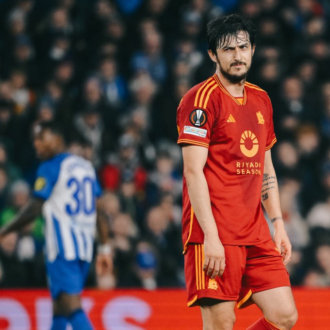 ASRomaData's tweet photo. Sconfitta indolore a #Brighton per l'#ASRoma, che si qualifica ai quarti di #UEL.
#BrightonRoma 1-0 (1-0)
⚽️#Wellbeck
Tiri (nello specchio) 21-8 (6-1)
xG (in porta) 1.46-0.40 (1.25-0.11)
Possesso 65%-35%
Precisione 88%-76%
Grandi Occasioni 1-1 https://t.co/2OXzvow2oe