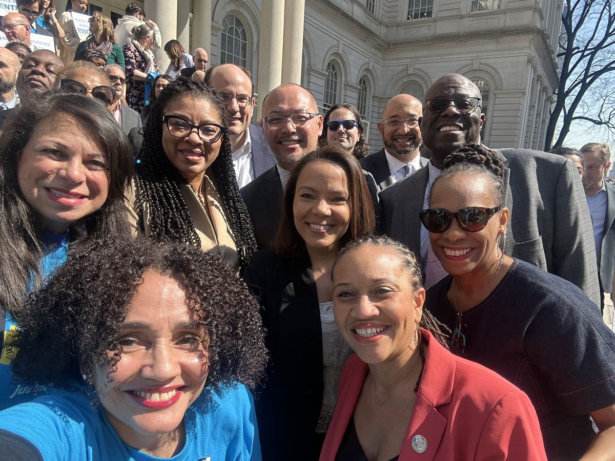 Capturing pure joy with the Deputy Mayors who got the COLA deal to the finish line @SheenaWrightNYC @AWilliamsIsom @AnaJAlmanzar @HSC_NY @NMICnyc @BronxWorks @cpc_nyc @LSSNewYork @QCHnyc @LittFlowerNY @WeAreBCS #COSCamilleJosephVarlack