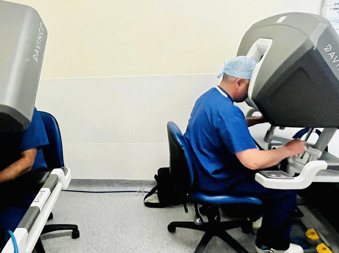 Muhammad Rafaih Iqbal (@mriqbalsurg) on Twitter photo Another great Robotic 🤖 training list <a href="/ThomasBrowneACU/">Sir Thomas Browne Academic Colorectal Unit</a> <a href="/NNUH/">Norfolk and Norwich University Hospitals</a> with <a href="/ishaikh4/">Irshad Shaikh</a> - equal training opportunity for robotic fellow and Spr
➡️ Low Anterior resection
➡️ Right Hemicolectomy e ICA
#teaching #training #teamwork #SoMe4Surgery Another great Robotic 🤖 training list <a href="/ThomasBrowneACU/">Sir Thomas Browne Academic Colorectal Unit</a> <a href="/NNUH/">Norfolk and Norwich University Hospitals</a> with <a href="/ishaikh4/">Irshad Shaikh</a> - equal training opportunity for robotic fellow and Spr
➡️ Low Anterior resection
➡️ Right Hemicolectomy e ICA
#teaching #training #teamwork #SoMe4Surgery