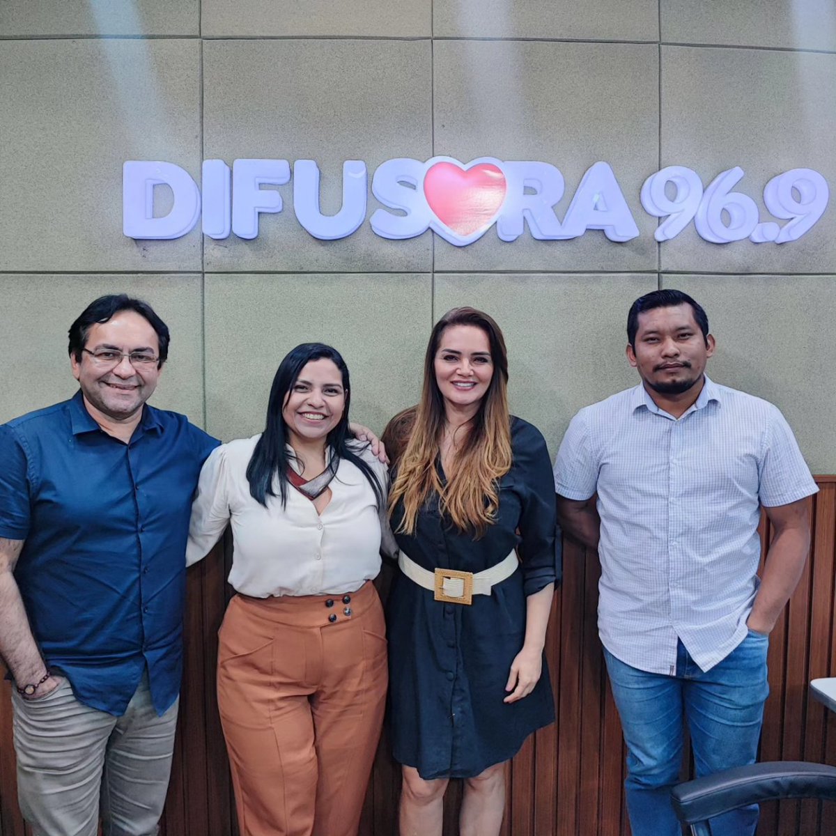 annemouraam's tweet photo. Hoje participei do programa Giro de Notícias na  @difusora24h  - Elas tem o Poder! ♀️✨✊🏾

Gratidão pelo convite @campelogeraldo @terezapi, Sempre que a pauta for "Mulheres na política" e empoderamento das mulheres pode chamar. ♀️✊🏾✨

#MulheresNaPolítica 
#MulheresPT #Manaus https://t.co/7miUsA8pdV