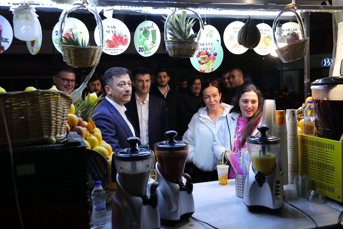 avhamzadag's tweet photo. Günü Kıbrıs Şehitleri’nde bitirdik🙋🏻‍♂️

Her gün yeni bir umut yeni bir başlangıç demek… 

Yarın İzmir’in muhtelif yerlerinde görüşmek üzere ☺️ https://t.co/RHBZB7xODd