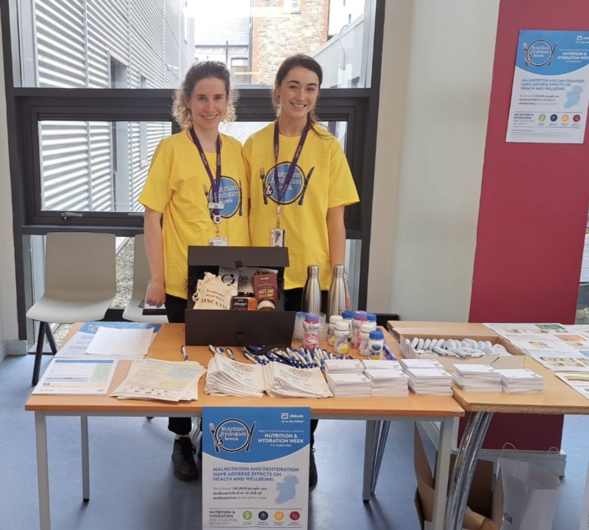 Tipperary University Hospital Dietetic Department celebrate Nutrition and Hydration week ,informing all staff of the improvements made on Nutrition and Hydration within the hospital ,great advise well done and thanks to all in the department @IEHospitalGroup @NHWeek @WeHSCPs