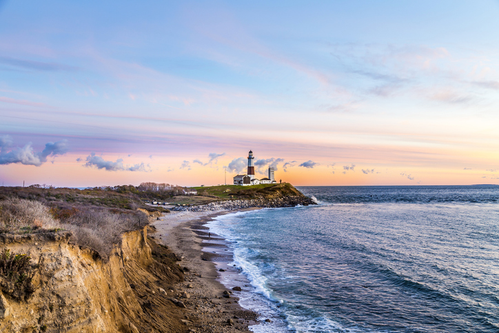 🔊 DRIVE TIME: Severe erosion is threatening Long Island's beaches 🏖️ Alison Branco, Climate Adaptation Director at @nature_ny, joined Drive Time w/ @MikeWallaceWCBS to explain: bit.ly/3IF0QOC