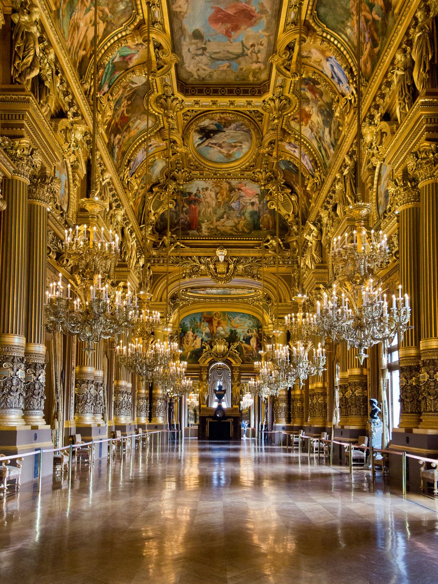 A French Collection tweet media