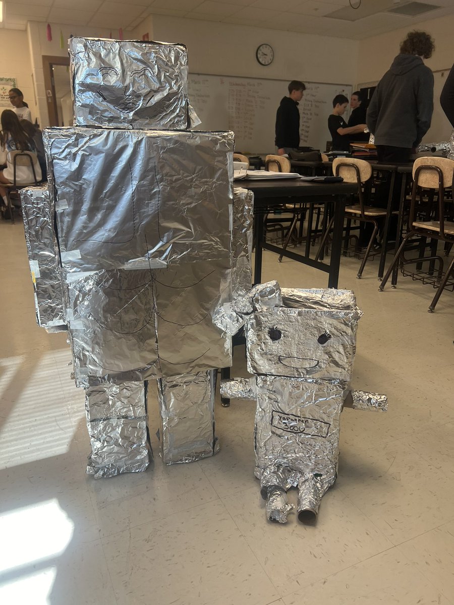 MissGalvan1's tweet photo. Our Robot Project is always a good time! I saw so many creative creatures this year! From fish, to flamingos and even a Batman! Our students did a great job! https://t.co/uO6ROhWkHr