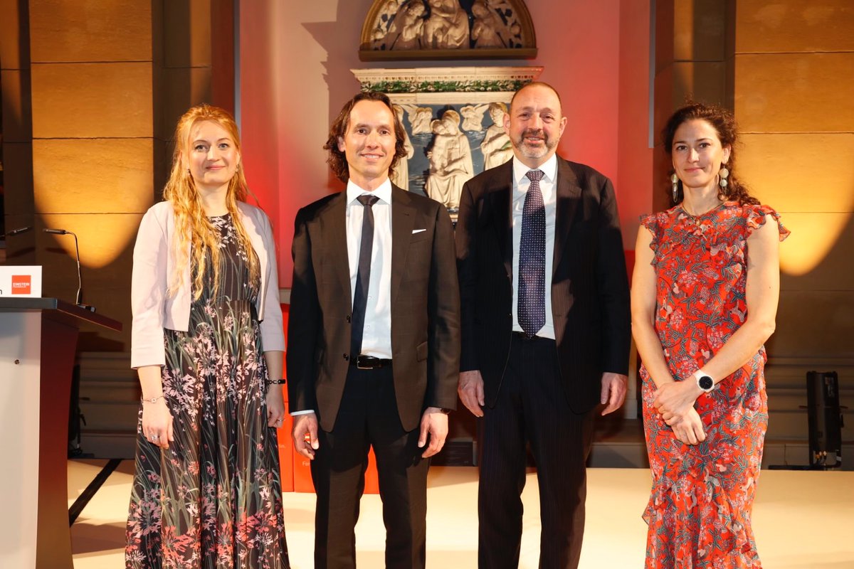Here they are again, the amazing #EinsteinFoundation2023 w @questbih winners Yves Moreau, @UCBITSS @CEGA_UC, & @gaertner_anne @tudresden_de! Congratulations, thank you for your kind words, and keep up the great work! @PLOS @NaturePortfolio @SenWGP