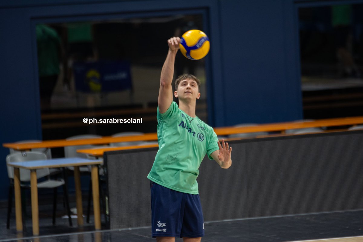 howlsaraphoto's tweet photo. 📸 TRAINING
.
.
.
.
#volley #volleyball #sportphotography #seriea #legavolley #powervolleymilano #バレーボール #バレー #KentoAsano #PaoloPorro #AugustinLoser #Dirlic https://t.co/ykryXeQYPz