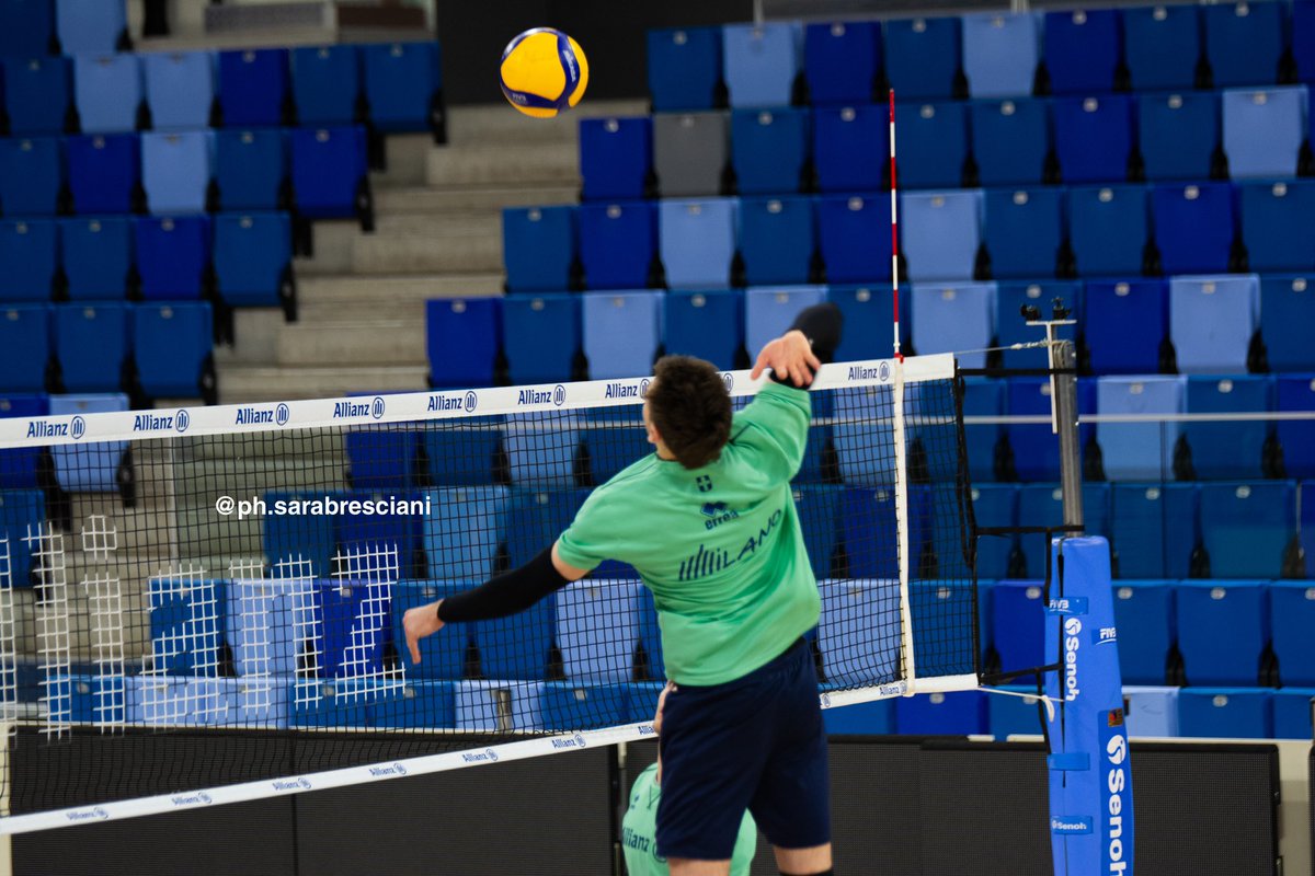 howlsaraphoto's tweet photo. 📸 TRAINING
.
.
.
.
#volley #volleyball #sportphotography #seriea #legavolley #powervolleymilano #バレーボール #バレー #KentoAsano #PaoloPorro #AugustinLoser #Dirlic https://t.co/ykryXeQYPz