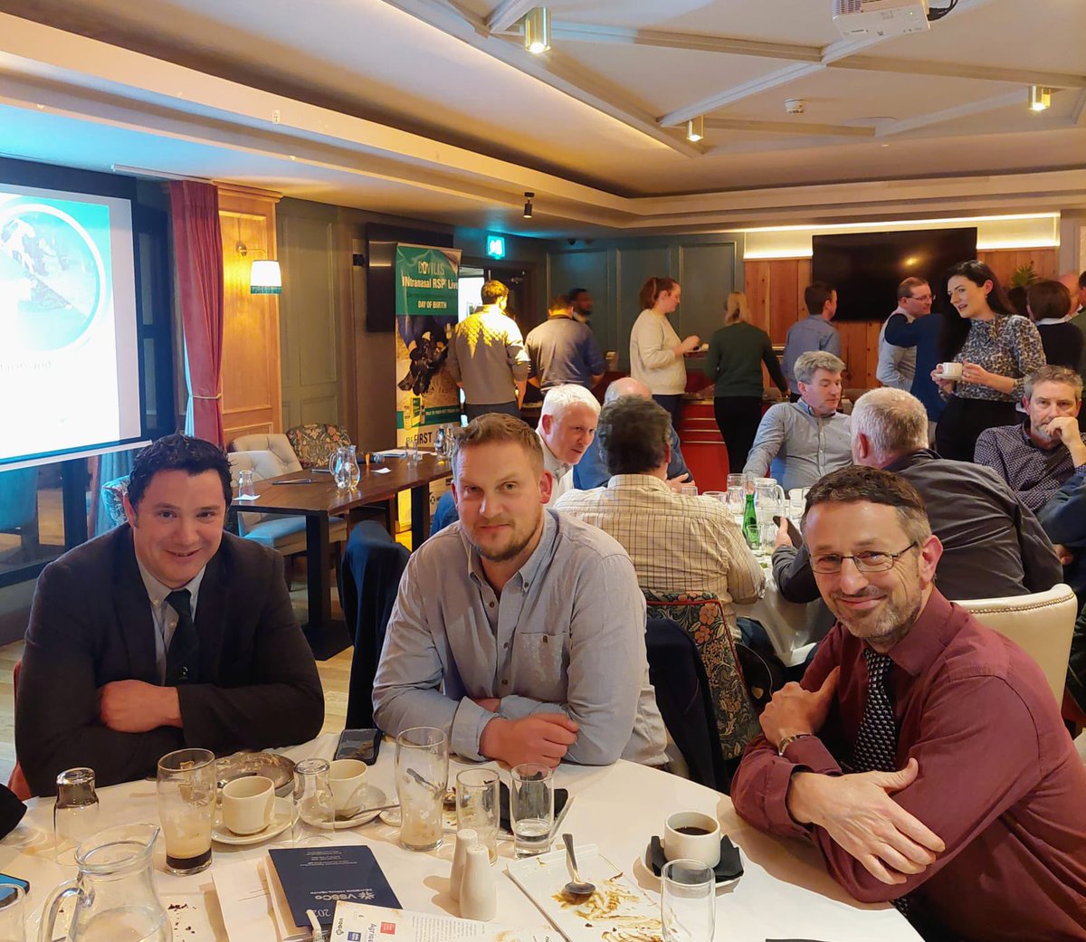 AVSPNIPresident's tweet photo. Another full house! This time farm animal CPD in conjunction with @SharonVernerVet  and NIVA kindly supported by @msd_ah. Presentations on IBR by Dr. Maria Guelbenzu &amp; Haemonchus contortus by Prof Eric Morgan. https://t.co/EZrCJJlyAu