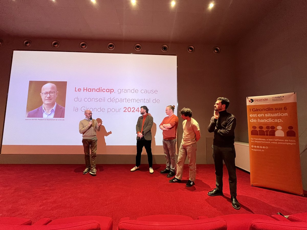 eloitp33's tweet photo. Présentation du court-métrage “Auxilaire” à la @fracmeca qui met en lumière une relation d’amitié. Un regard singulier et comique sur le prendre soin. Un beau projet soutenu notamment par le Département de la @gironde dans le cadre de la grande cause 2024 dédiée au handicap. https://t.co/6M4AVYaYp5