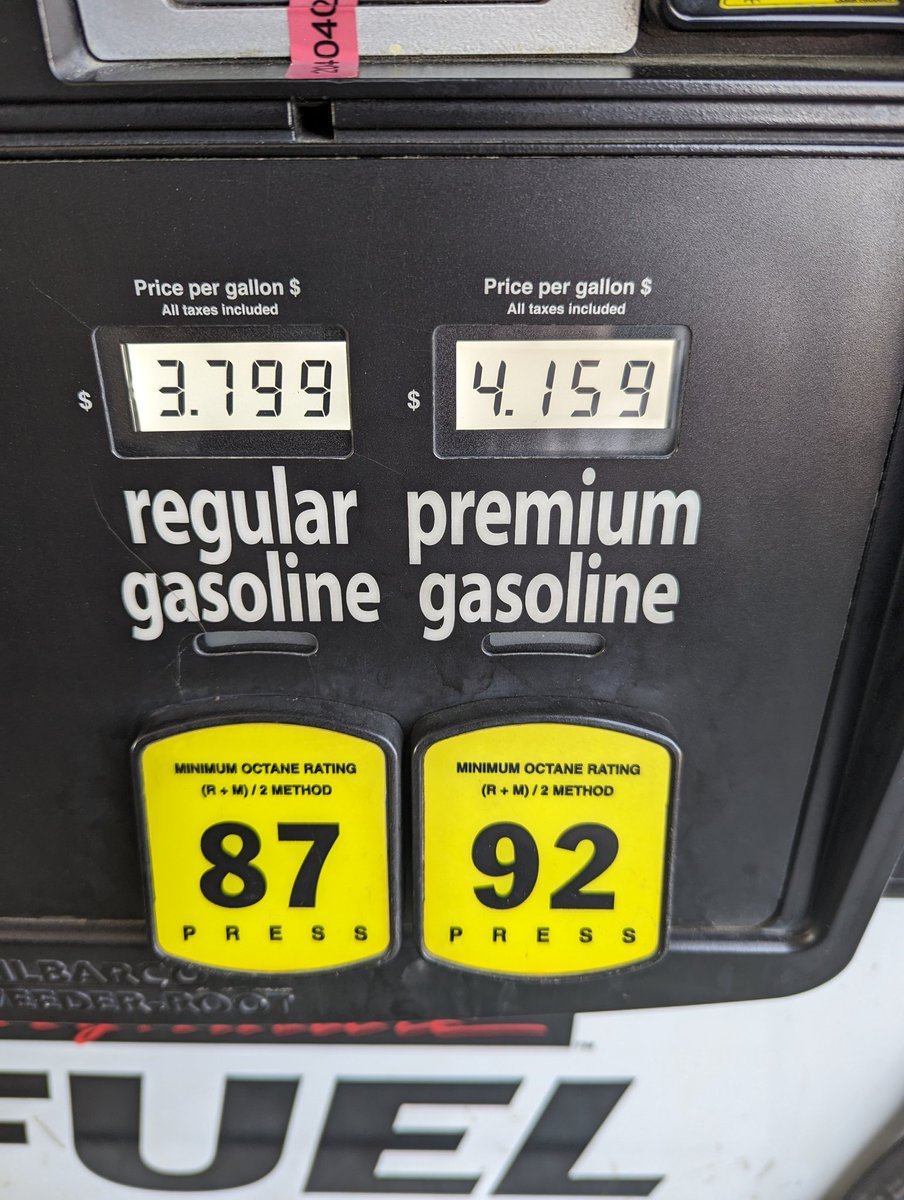 gurdipsahota's tweet photo. Today at the @Costco in #Belllingham, WA regular gas was USD $3.799/gal, which converts to CAD $1.35/litre. I drove by a gas pump in Cloverdale on the way back and petrol was $1.95/litre. You can do the math @JanetBrown980 @anitahuberman #gasprices #carbontax https://t.co/TVmml4Hwdq