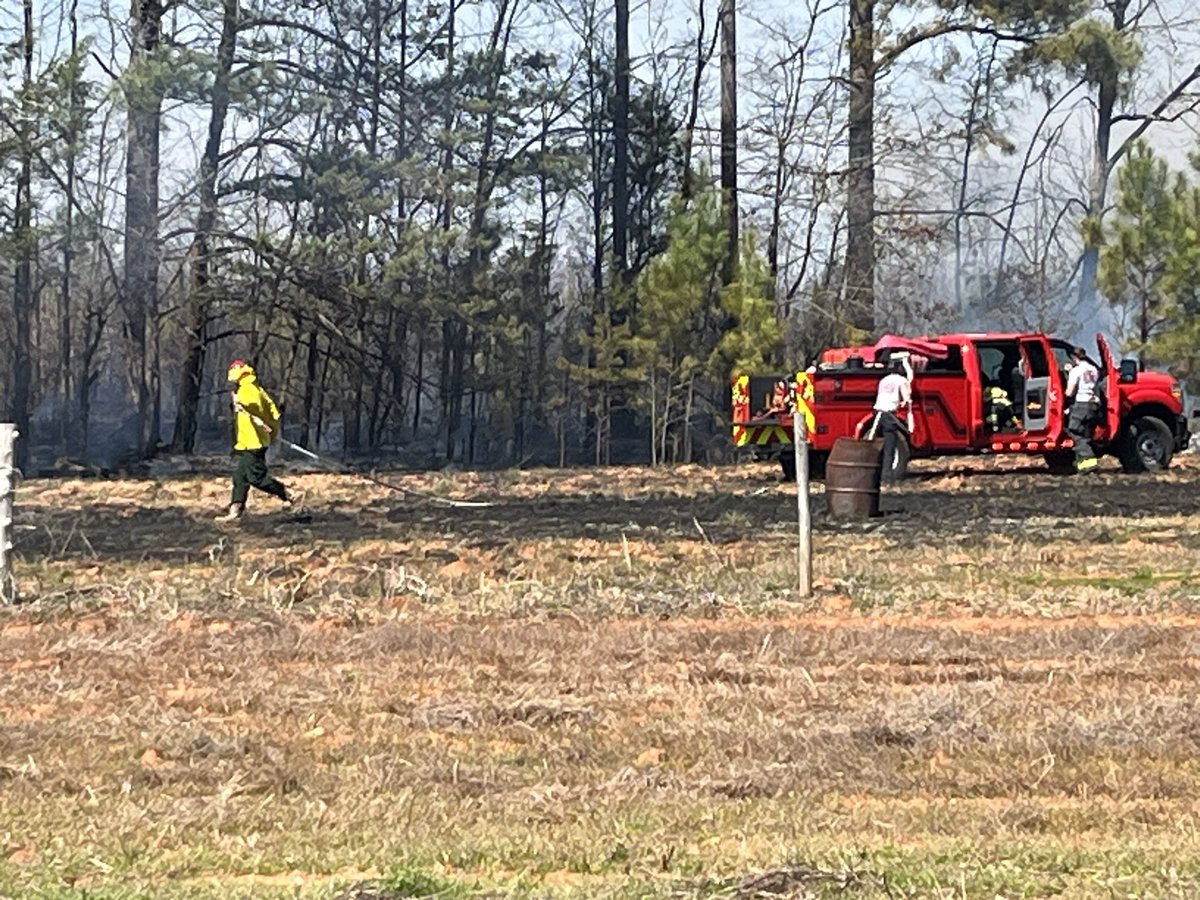 NewHopeFD's tweet photo. Today New Hope FF’s were dispatched to an outside fire on Graham Rd. E50 arrived to find approx. 1 acre of woods &amp; a field on fire. The fire was brought under control with the assistance of  @UnionRoadVFD, Cramerton FD, Bethel FD, &amp; @ncforestservice .  #NHfire #NCfire https://t.co/prvI65xBT7