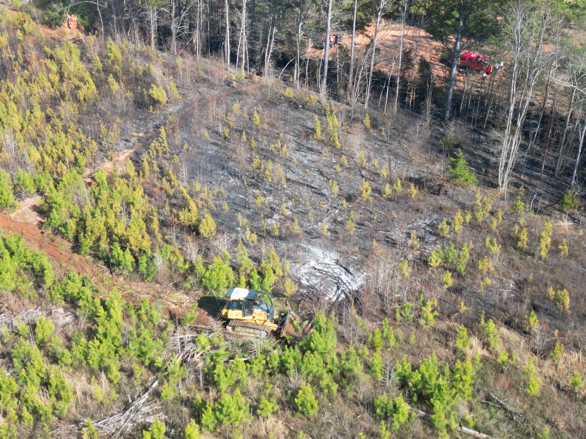 NewHopeFD's tweet photo. Today New Hope FF’s were dispatched to an outside fire on Graham Rd. E50 arrived to find approx. 1 acre of woods &amp; a field on fire. The fire was brought under control with the assistance of  @UnionRoadVFD, Cramerton FD, Bethel FD, &amp; @ncforestservice .  #NHfire #NCfire https://t.co/prvI65xBT7