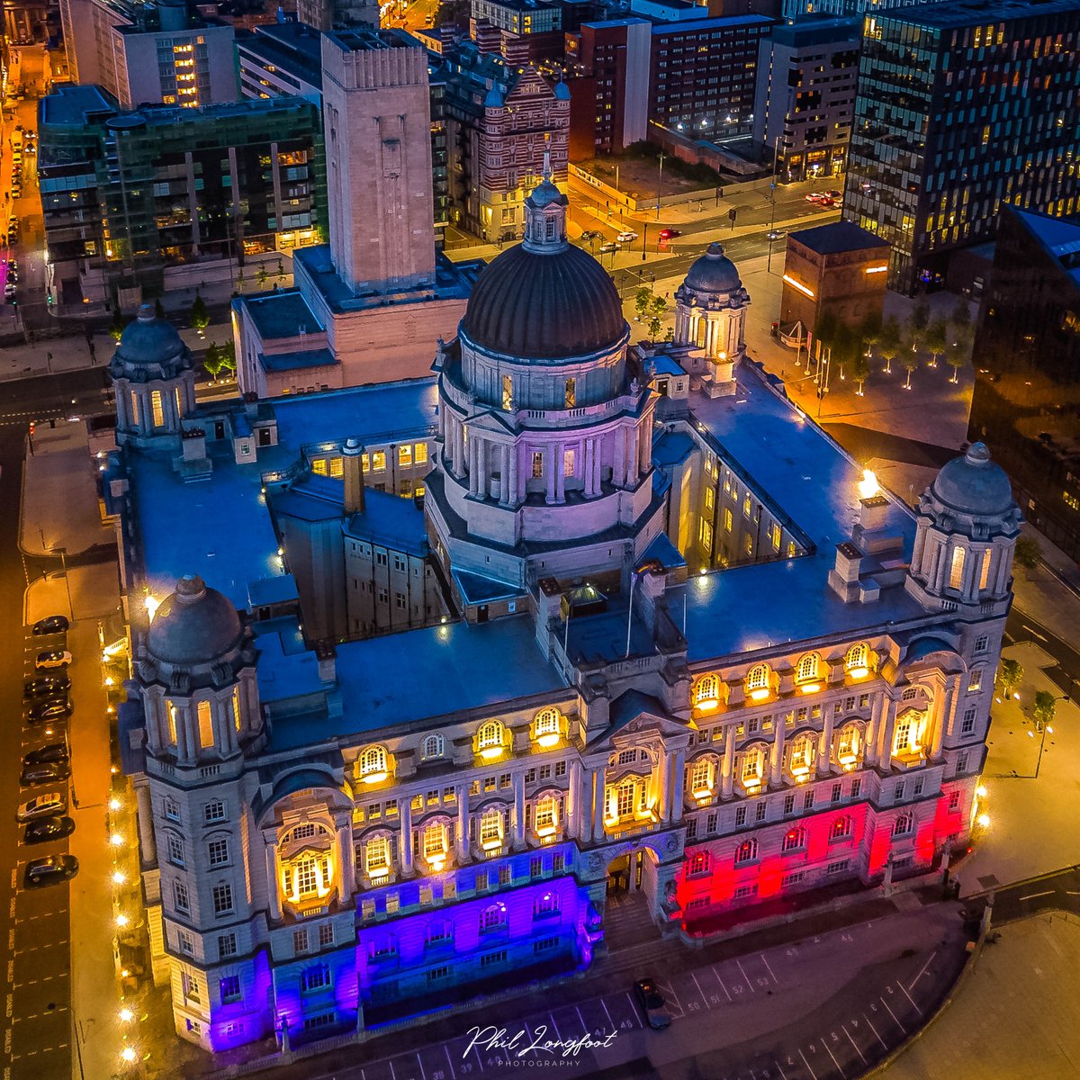 Liverpool Waterfront at dusk @RLB360 @Lpool_Waters @PlaceNorthWest @cunardbuilding @PortOfLivBuild @angiesliverpool @LivEchonews @TheGuideLpool @YOLiverpool @LiverpoolTIC @LiverpoolTweeta @scousescene @theAlbertDock