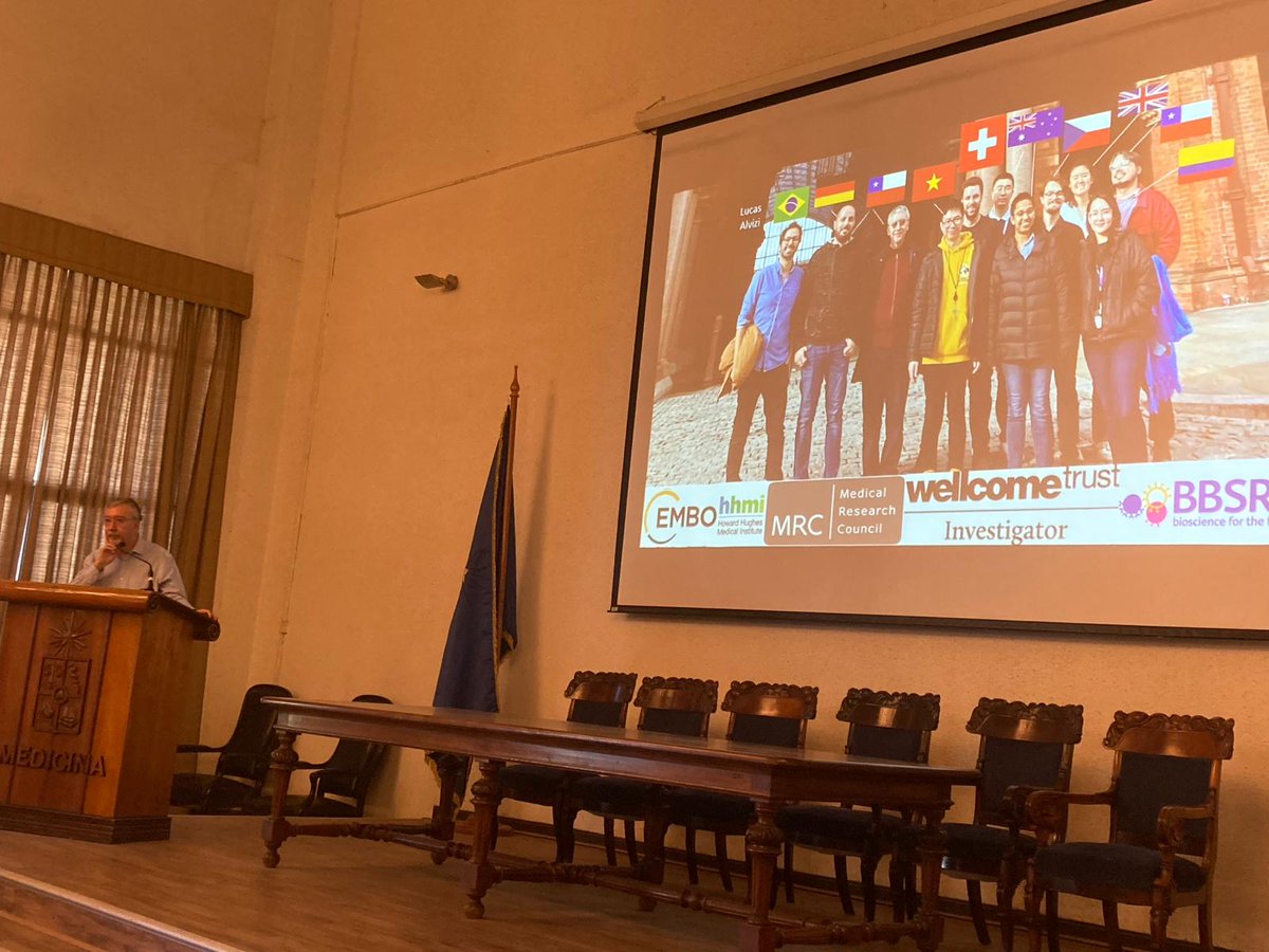 AMartinezArias's tweet image. Shared stage @MedicinaUChile w/ @PavelTomancak and @mayor_lab  in closing symposium of @EMBO on Optics, Forces and Development. Imposing venue, great mural by Mario Toral and a theme of #morphogenesis and emergent evidence of #NotIntheGenes in #DevBio and #Evolution #LatinAmerica