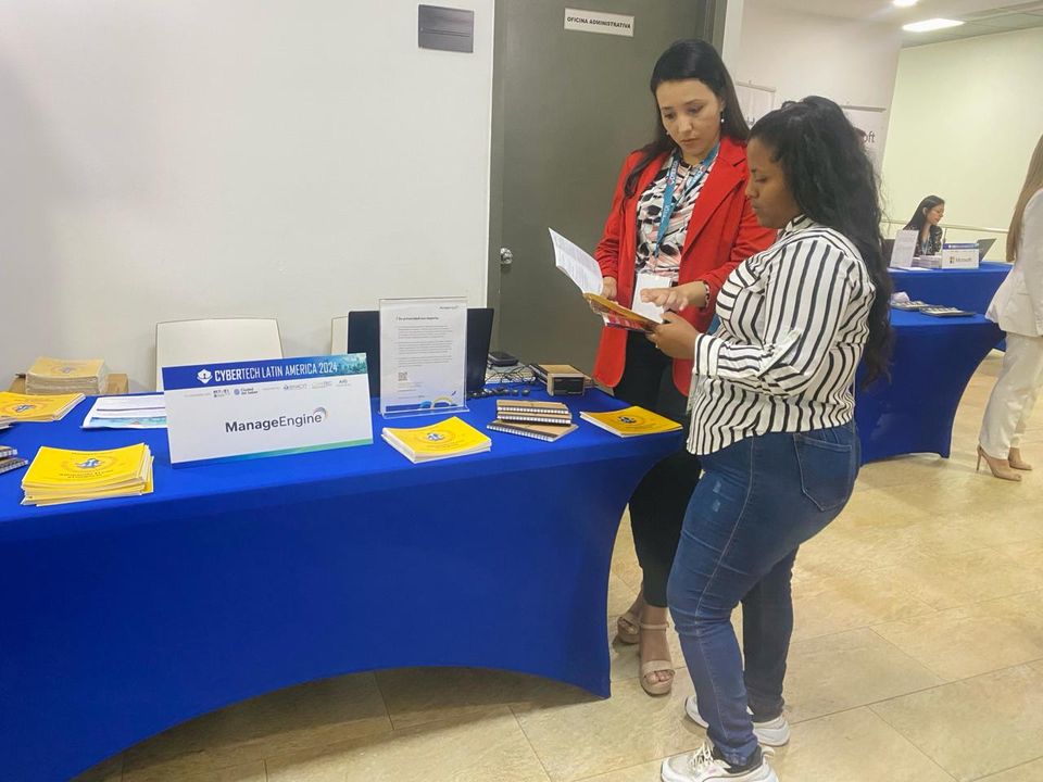 ManageEngineLA's tweet image. Hoy pisamos tierras panameñas. 👣🇵🇦 Estuvimos en #CyberTechLATAM con nuestra analista de Marketing, Paola Quiroga, y algunos de nuestros partners hablándoles sobre todas nuestras soluciones para la industria. 😉 Gracias por visitarnos en nuestro stand. ¡Nos vemos pronto! 🌐🙌