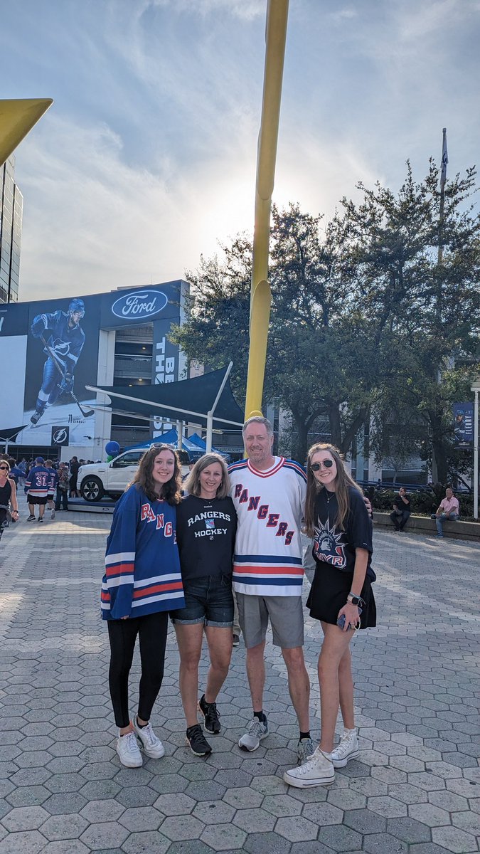 the_truth_tm's tweet photo. It's time for hockey. https://t.co/BvIVwGfwi6