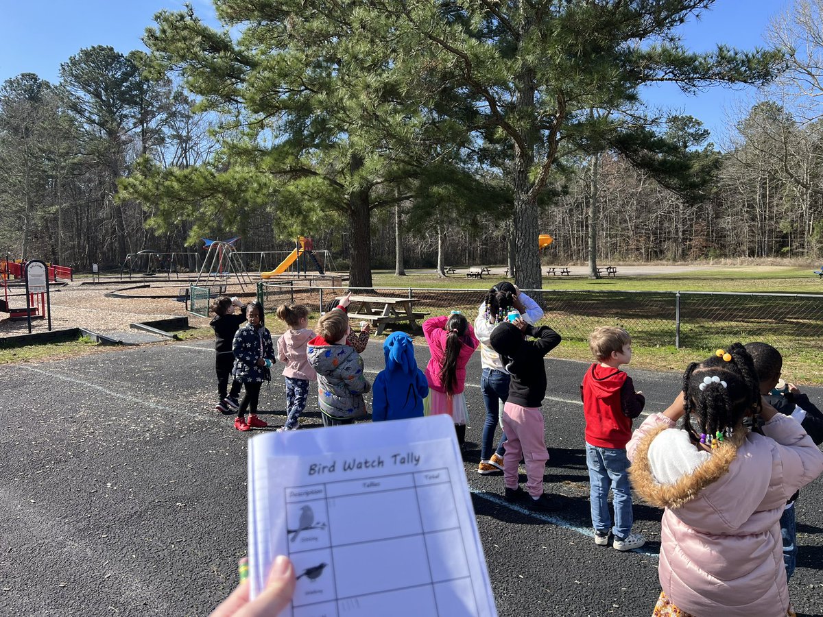 This week was for the birds 🦅 🐦! We made bird feeders and then when bird watching. We tallied how many birds we observed. #spscreatesachievers #spsearlychildhood @NPESbraves3012 @DrJanetWright @RobertCasteen