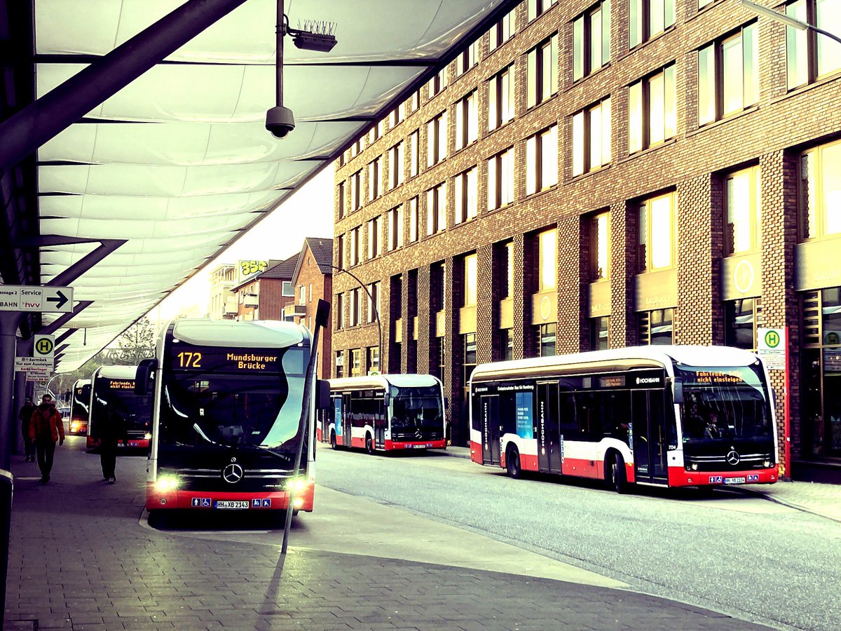 #eCitaro in the House! 🤍🖤🤍❤️
#Mercedes #Benz #DaimlerBuses #Evobus #USBarmbek #Barmbek #HVV #Hochbahn #Hamburg #ÖPNV #EBus #Solobus