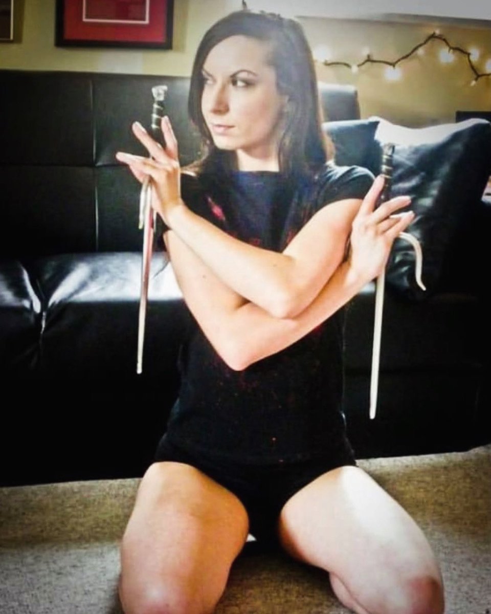 twisted_twins's tweet photo. 12 YEARS AGOβ¦
Man, how time flies! I still LOVE to play with my weapons, especially my sais.
And Iβm still dream of being the deadliest woman alive.
π₯°
#TBT #twinning #WeaponsMaster #Sais #Elektra https://t.co/i1OWj6EiYB