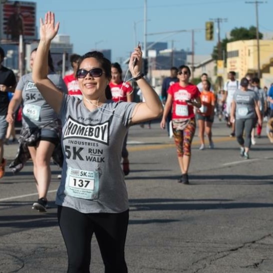 I used to be a runner, y'all. Years ago, I would run almost every day. Hated it, then loved it. Then I stopped - was working, no time, wanna sleep in, lots of excuses. Now I'm running the LA #AAPI5K to raise money for @AAPlay! Join our team or support at raceroster.com/events/2024/84…